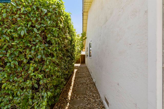 3237 Vera Cruz Dr, San Ramon, CA 94583