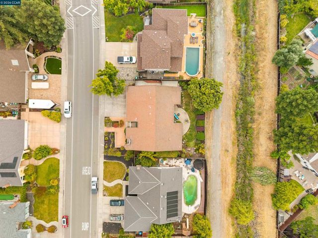 3237 Vera Cruz Dr, San Ramon, CA 94583
