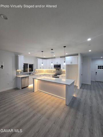 10401 N Loop Boulevard, California City, CA 93505