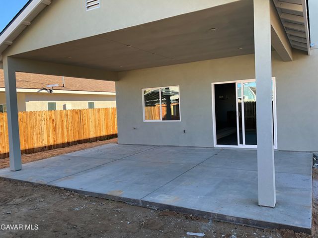 10401 N Loop Boulevard, California City, CA 93505