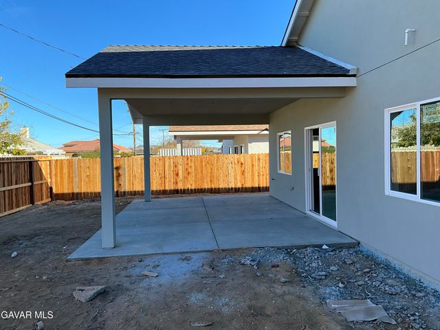 10401 N Loop Boulevard, California City, CA 93505