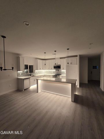 10401 N Loop Boulevard, California City, CA 93505