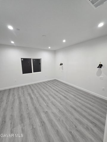 10401 N Loop Boulevard, California City, CA 93505