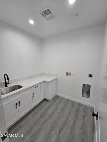 10401 N Loop Boulevard, California City, CA 93505