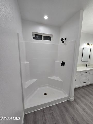 10401 N Loop Boulevard, California City, CA 93505
