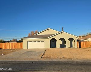 10401 N Loop Boulevard, California City, CA 93505