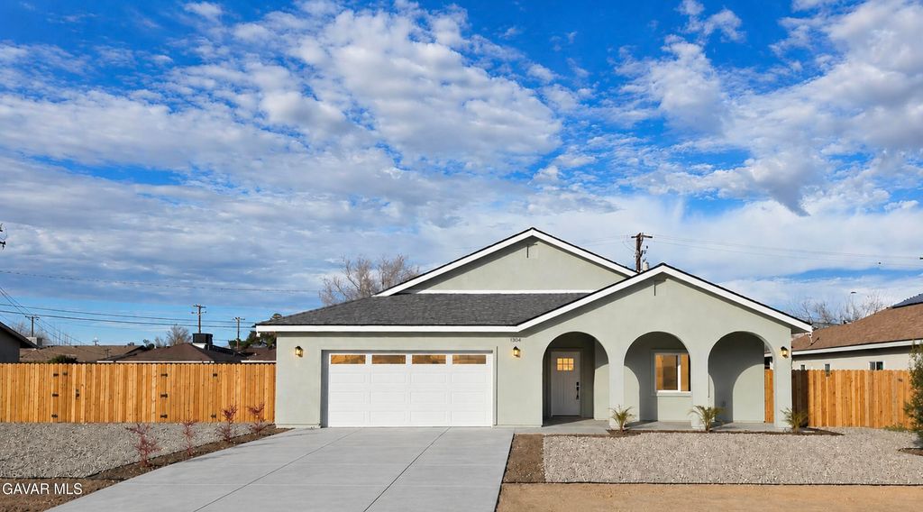 10401 N Loop Boulevard, California City, CA 93505