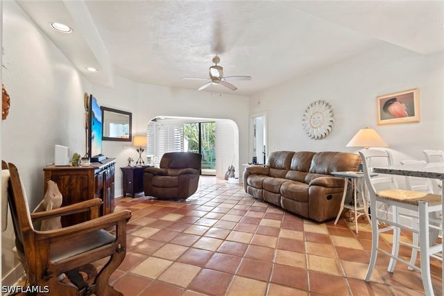 2294 Anchorage LN B, Naples, FL 34104