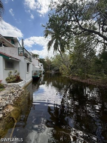 2294 Anchorage LN B, Naples, FL 34104