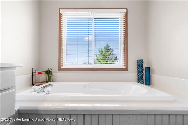 12410 Sea Pines Drive, Dewitt, MI 48820