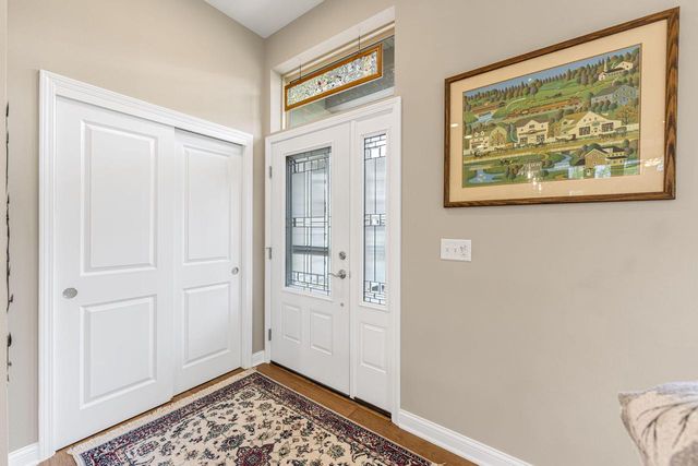 21975 W North AVENUE, Brookfield, WI 53045