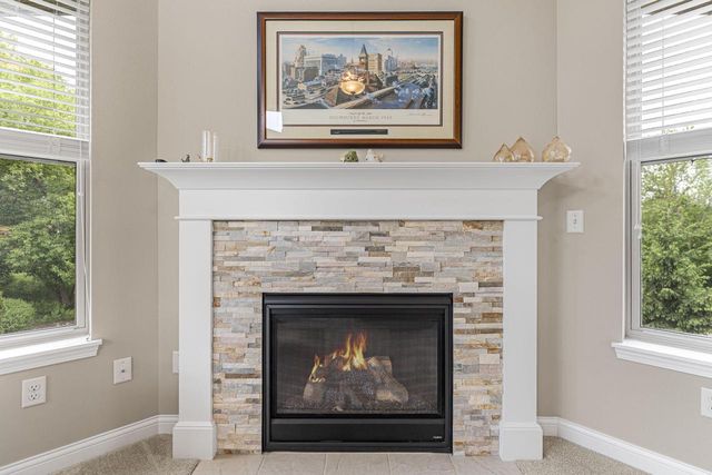 21975 W North AVENUE, Brookfield, WI 53045