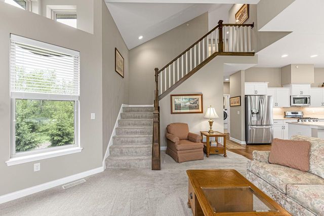 21975 W North AVENUE, Brookfield, WI 53045