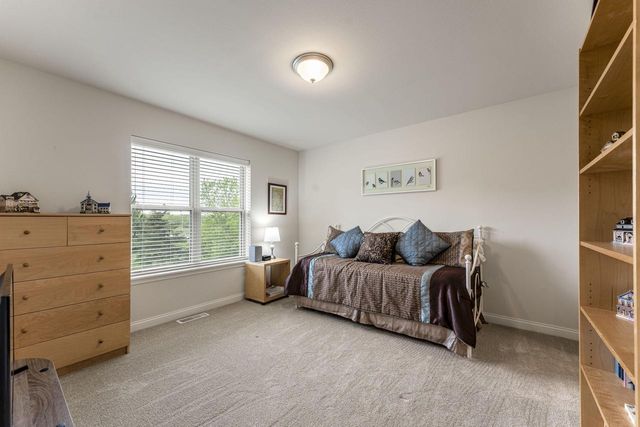 21975 W North AVENUE, Brookfield, WI 53045