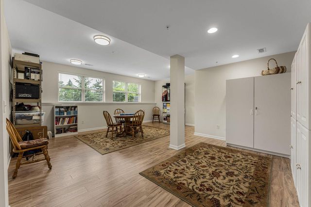 21975 W North AVENUE, Brookfield, WI 53045