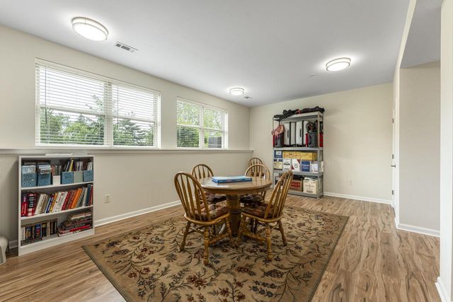 21975 W North AVENUE, Brookfield, WI 53045