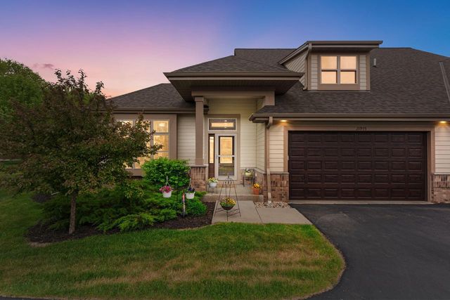 21975 W North AVENUE, Brookfield, WI 53045