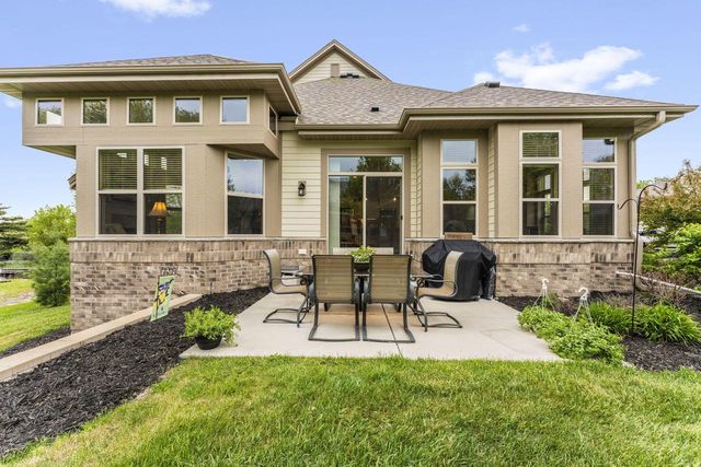 21975 W North AVENUE, Brookfield, WI 53045