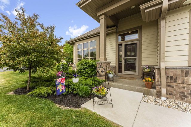 21975 W North AVENUE, Brookfield, WI 53045