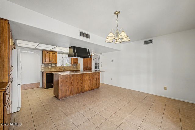 5618 W BELMONT Avenue, Glendale, AZ 85301