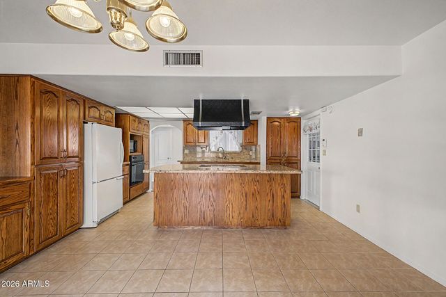 5618 W BELMONT Avenue, Glendale, AZ 85301