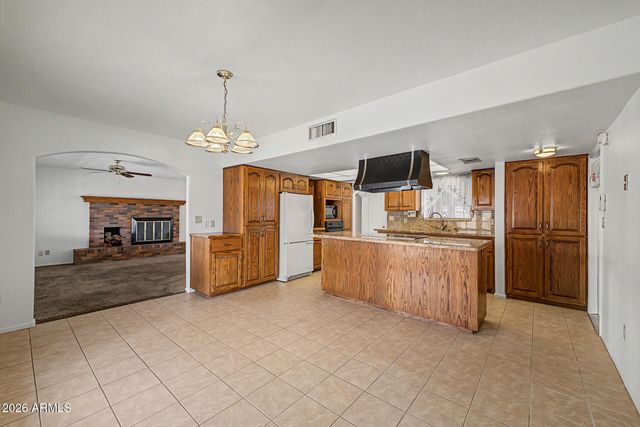 5618 W BELMONT Avenue, Glendale, AZ 85301