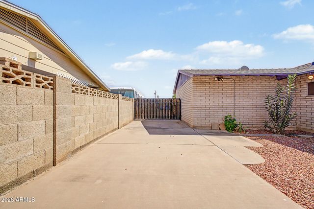 5618 W BELMONT Avenue, Glendale, AZ 85301