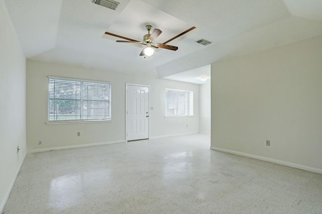 16711 N Wayne Lane 3, Pearland, TX 77584