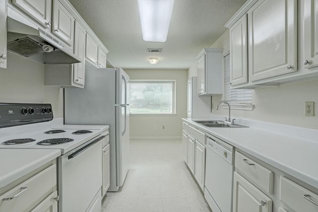 16711 N Wayne Lane 3, Pearland, TX 77584