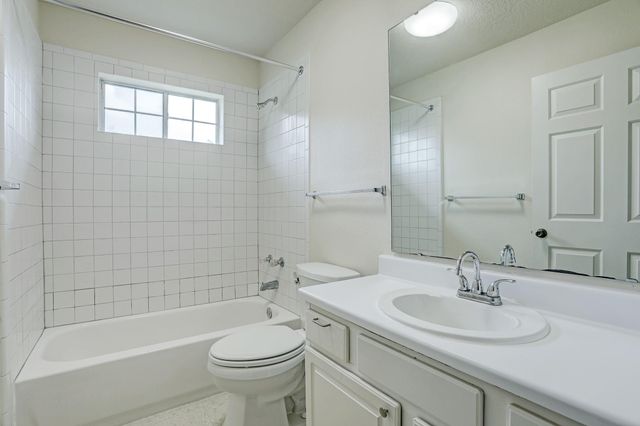 16711 N Wayne Lane 3, Pearland, TX 77584