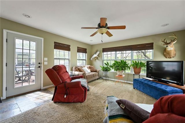 25 P Street, Lake Lotawana, MO 64086