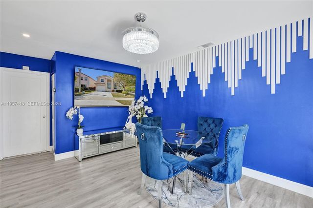 2001 Barcelona Ter 2001, Margate, FL 33063