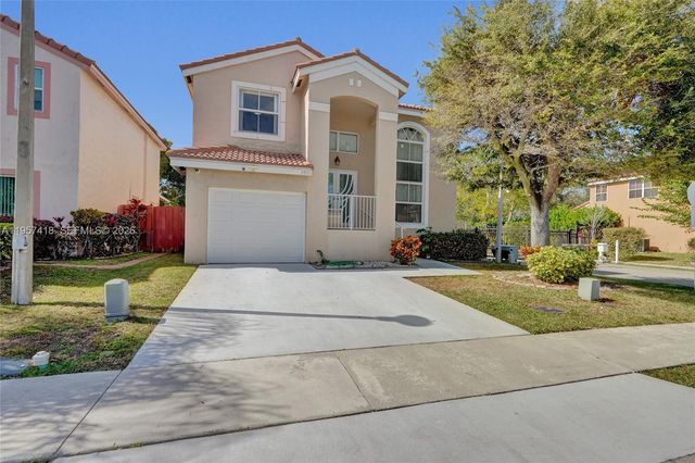 2001 Barcelona Ter 2001, Margate, FL 33063