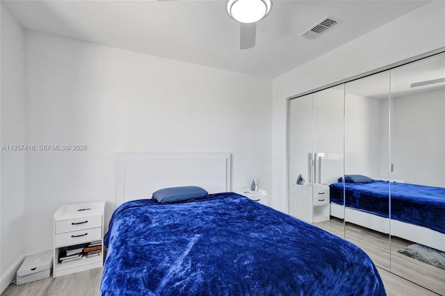 2001 Barcelona Ter 2001, Margate, FL 33063