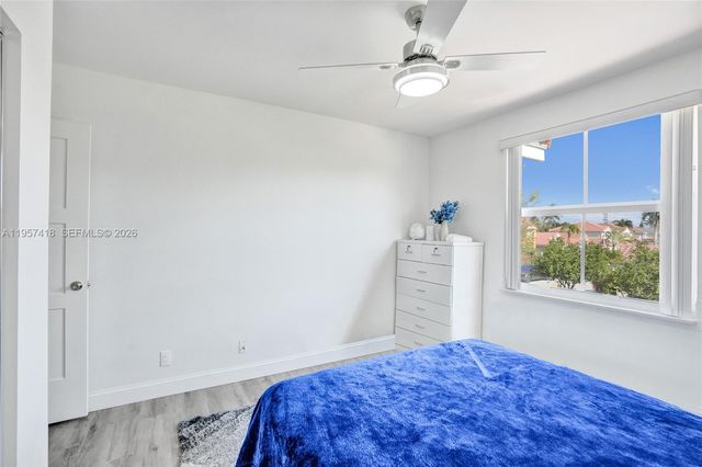 2001 Barcelona Ter 2001, Margate, FL 33063