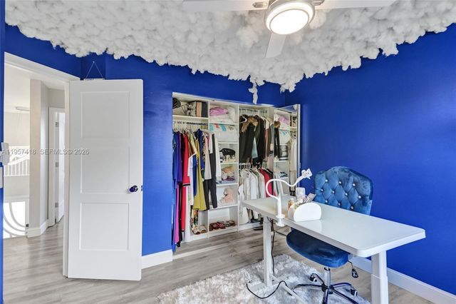 2001 Barcelona Ter 2001, Margate, FL 33063