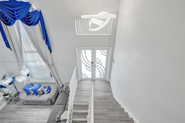 2001 Barcelona Ter 2001, Margate, FL 33063