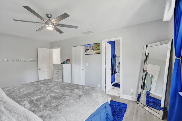 2001 Barcelona Ter 2001, Margate, FL 33063