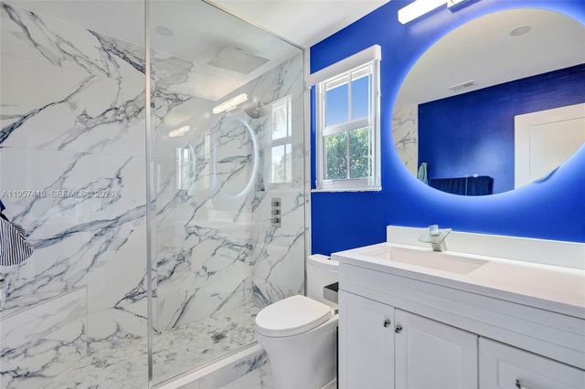 2001 Barcelona Ter 2001, Margate, FL 33063