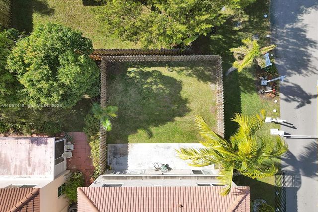 2001 Barcelona Ter 2001, Margate, FL 33063