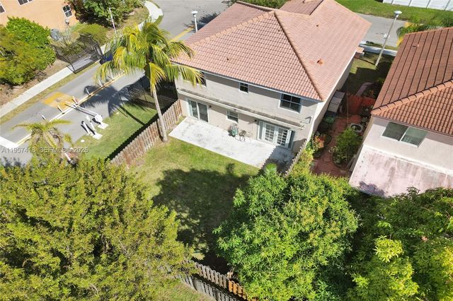 2001 Barcelona Ter 2001, Margate, FL 33063