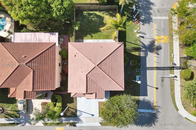 2001 Barcelona Ter 2001, Margate, FL 33063