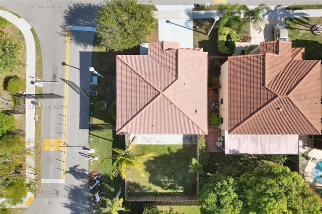 2001 Barcelona Ter 2001, Margate, FL 33063