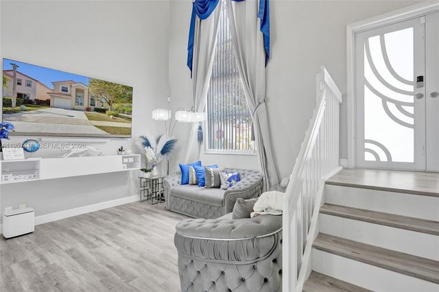 2001 Barcelona Ter 2001, Margate, FL 33063