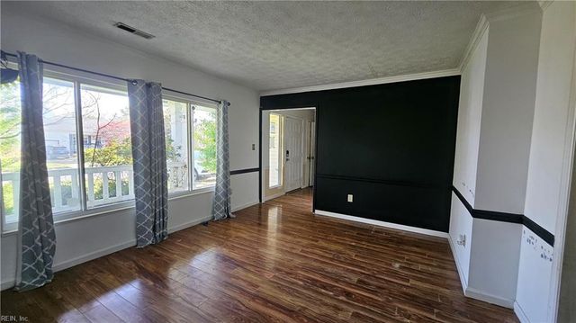 145 Alaric DR, Hampton, VA 23664