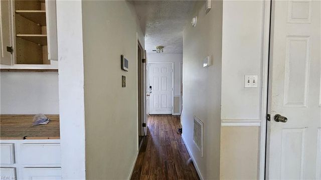 145 Alaric DR, Hampton, VA 23664