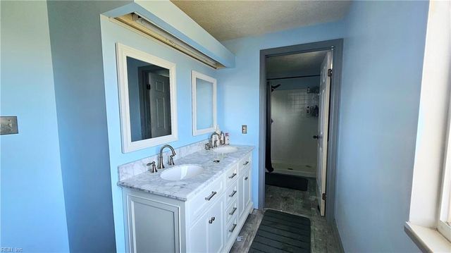 145 Alaric DR, Hampton, VA 23664