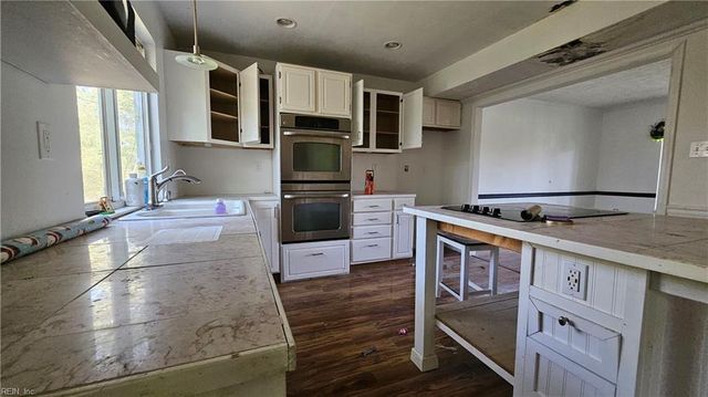 145 Alaric DR, Hampton, VA 23664