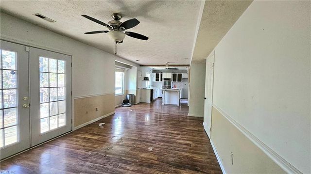 145 Alaric DR, Hampton, VA 23664