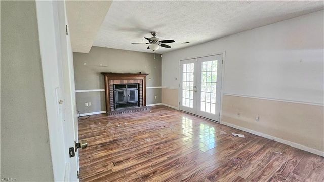 145 Alaric DR, Hampton, VA 23664